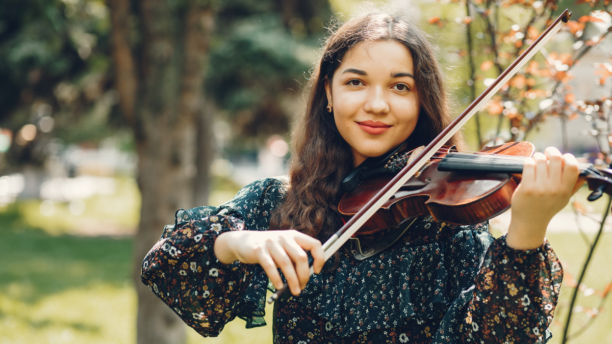 Песня violins playing